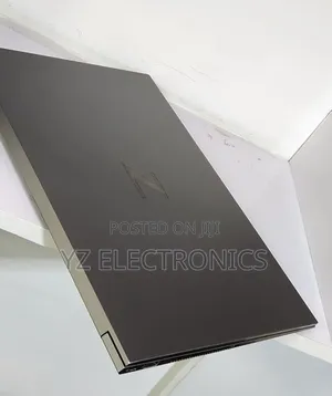 New Laptop HP ZBook Studio G8 32GB Intel Core i9 SSD 512GB