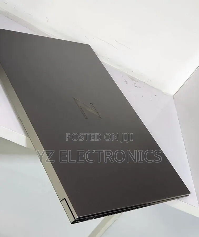 New Laptop HP ZBook Studio G8 32GB Intel Core i9 SSD 512GB