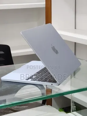 New Laptop Apple MacBook Air 2025 M4 13-inch 16GB Apple M4 SSD 256GB