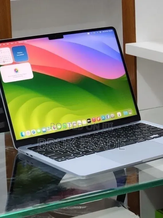 New Laptop Apple MacBook Air 2025 M4 13-inch 16GB Apple M4 SSD 256GB