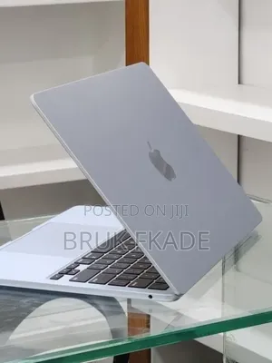 New Laptop Apple MacBook Air 2025 M4 13-inch 16GB Apple M4 SSD 256GB