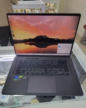 New Laptop Asus ROG Zephyrus G16 16GB Intel Core i7 SSD 512GB