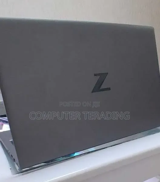 New Laptop HP ZBook Firefly 14 G11 16GB Intel Core i7 SSD 512GB