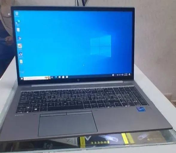 New Laptop HP ZBook Firefly 14 G11 16GB Intel Core i7 SSD 512GB