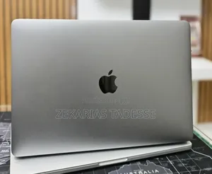 New Laptop Apple MacBook Pro 2017 16GB Intel Core i5 SSD 256GB