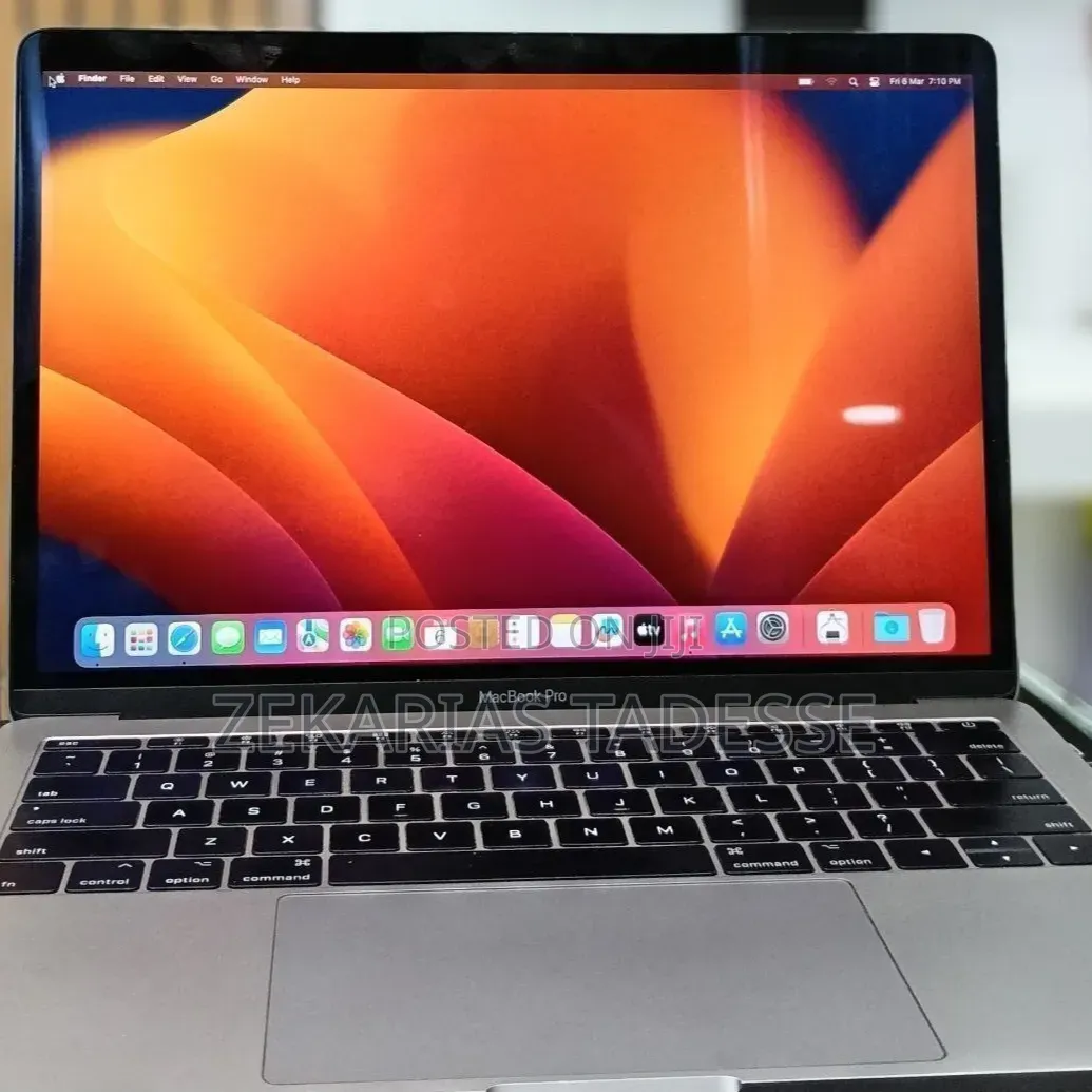 New Laptop Apple MacBook Pro 2017 16GB Intel Core i5 SSD 256GB