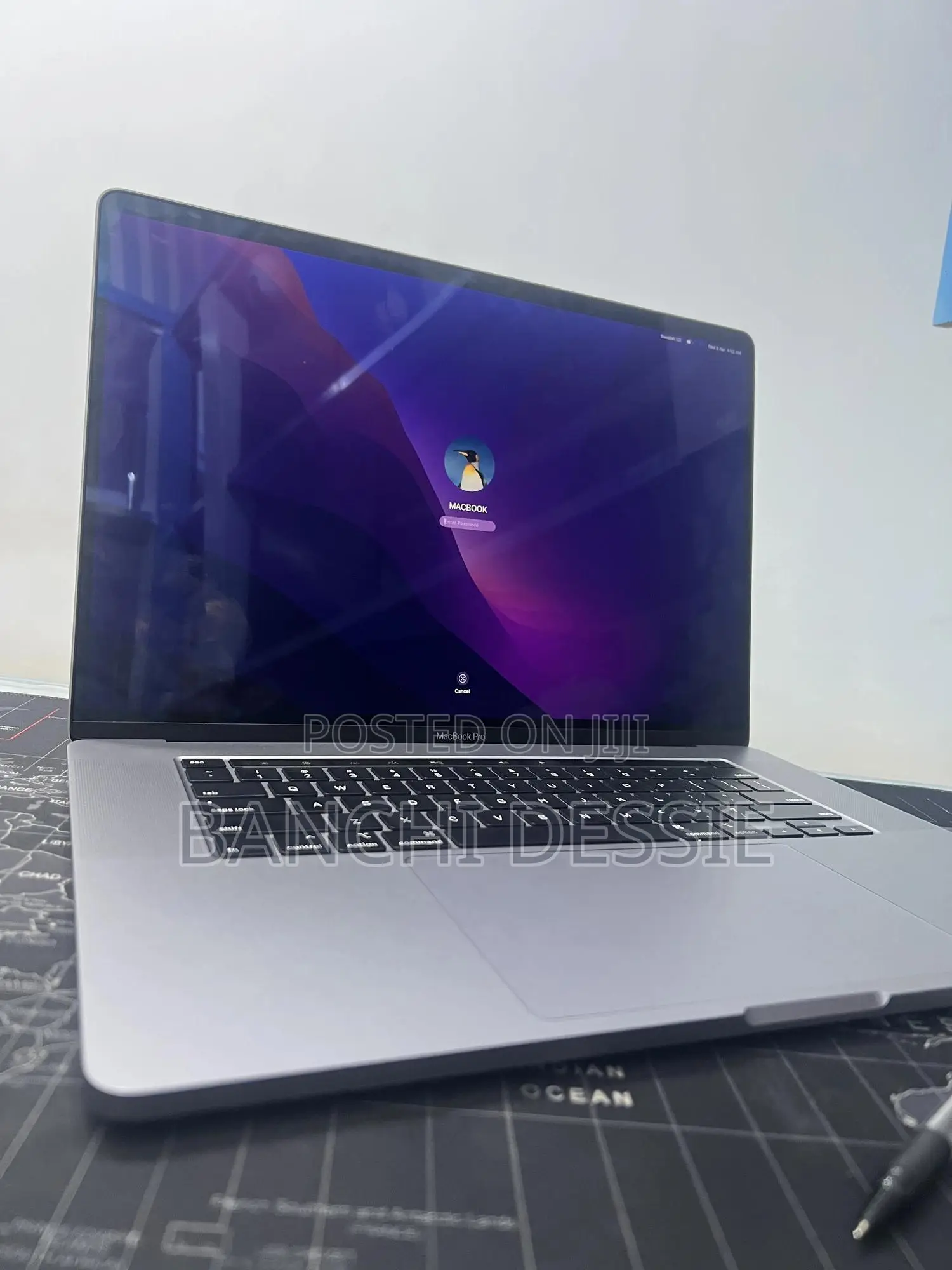 New Laptop Apple MacBook Pro 2019 32GB Intel Core i9 SSD 512GB