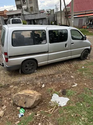 Toyota HiAce 1999 Silver