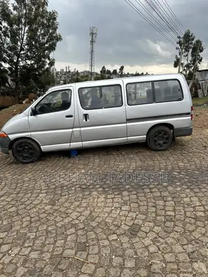 Toyota HiAce 1999 Silver