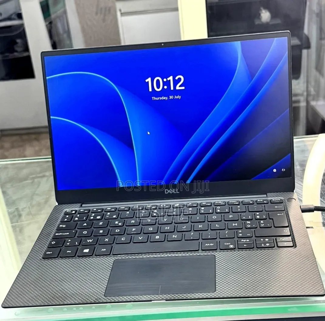 New Laptop Dell XPS 13 8GB Intel Core i5 SSD 512GB