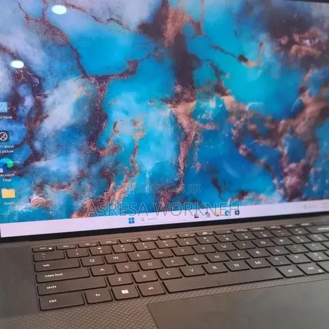 New Laptop Dell XPS 15 16GB Intel Core i7 SSD 512GB