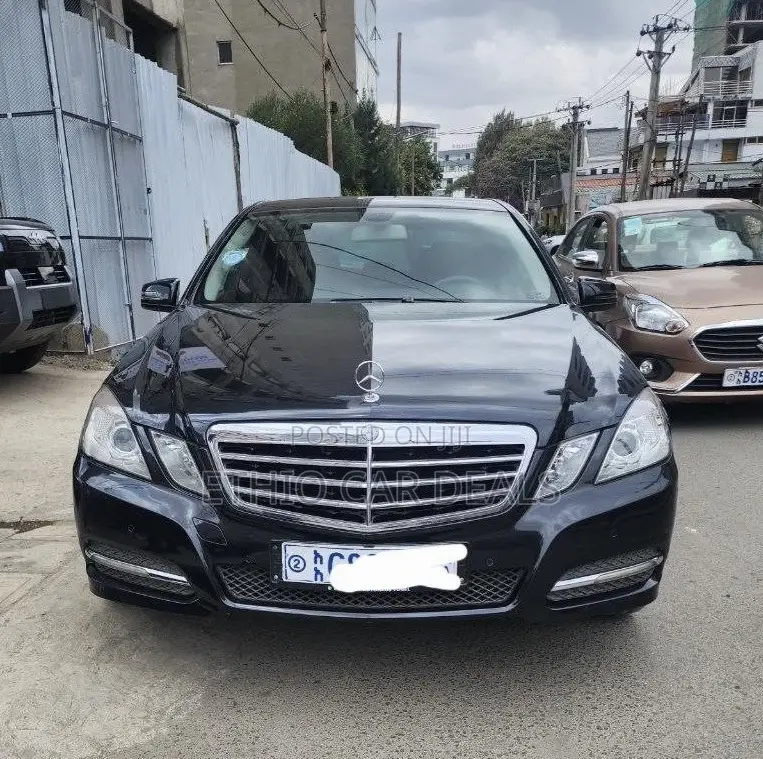 Mercedes-Benz E200 2013 Black