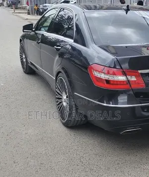 Mercedes-Benz E200 2013 Black