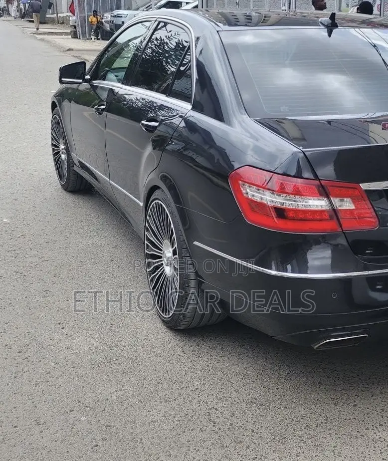 Mercedes-Benz E200 2013 Black