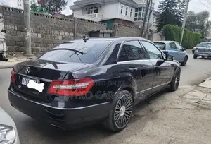 Mercedes-Benz E200 2013 Black