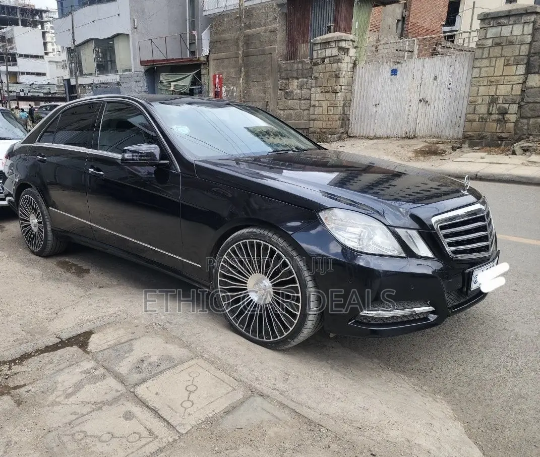 Mercedes-Benz E200 2013 Black