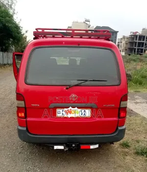 Toyota HiAce 2006 Red