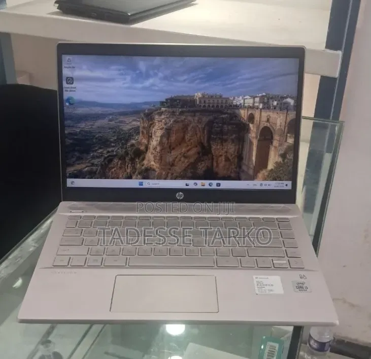 New Laptop HP Pavilion 14 8GB Intel Core i5 SSD 512GB