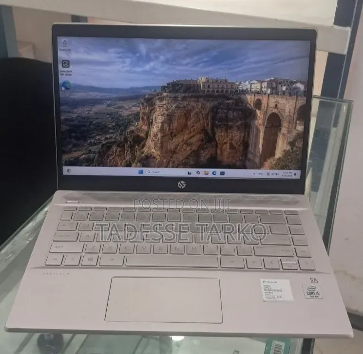 New Laptop HP Pavilion 14 8GB Intel Core i5 SSD 512GB