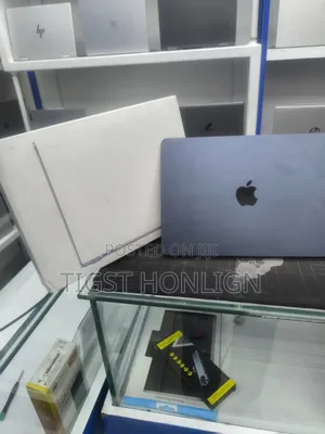 New Laptop Apple MacBook Air 2025 M4 13-inch 16GB Apple M4 SSD 256GB