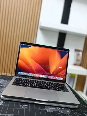 New Laptop Apple MacBook Pro 2017 16GB Intel SSD 256GB