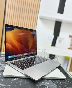 New Laptop Apple MacBook Pro 2017 16GB Intel SSD 256GB
