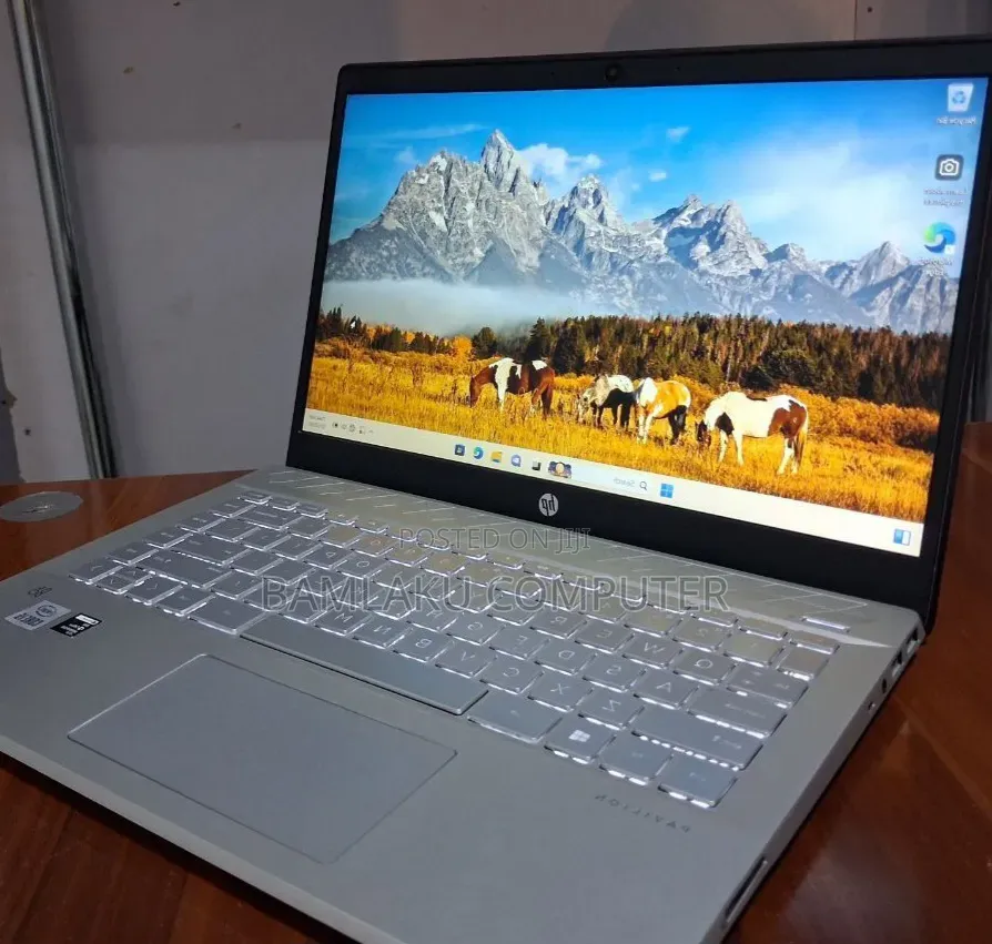 New Laptop HP Pavilion 14 8GB Intel Core i5 SSD 512GB
