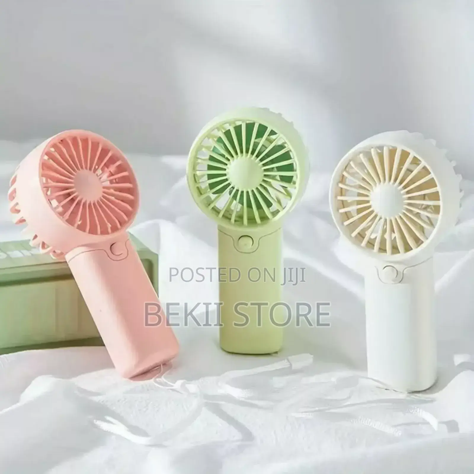Rechargeable Desktop Fan. Mini Handheld Fan