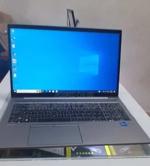 New Laptop HP ZBook Firefly G8 16GB Intel Core i7 SSD 512GB