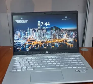 New Laptop HP Pavilion 10 8GB Intel Core i5 SSD 512GB