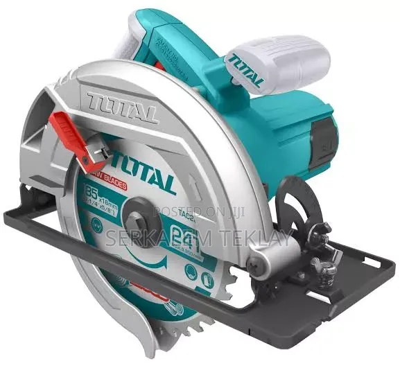 Total 1600w Circular Saw