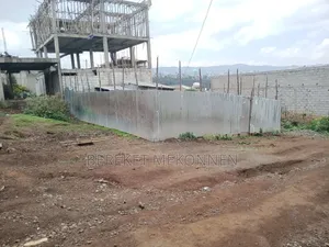 መሬት/ፊሊ ዶሮ/140sqm. በቅናሽ