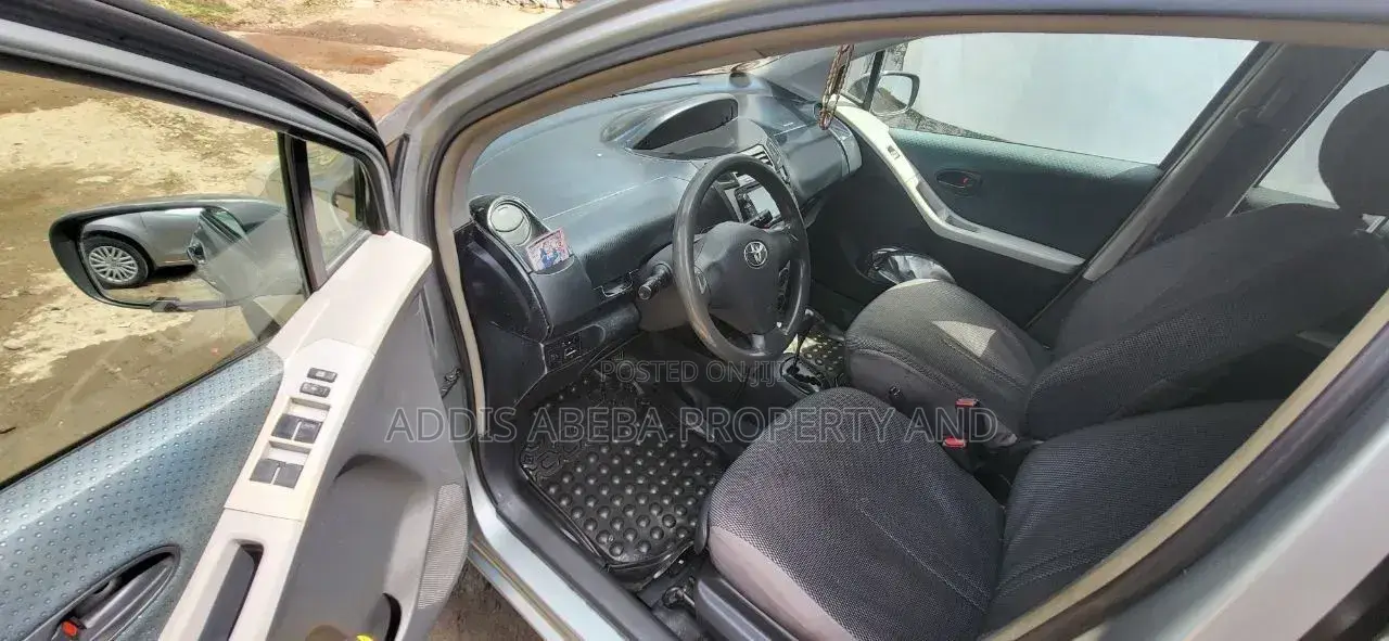 Toyota Yaris 1.3 VVT-i Automatic 2007 Silver
