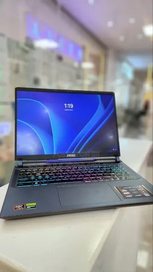 New Laptop MSI Pulse GL66 16GB AMD Ryzen 9 SSD 1T