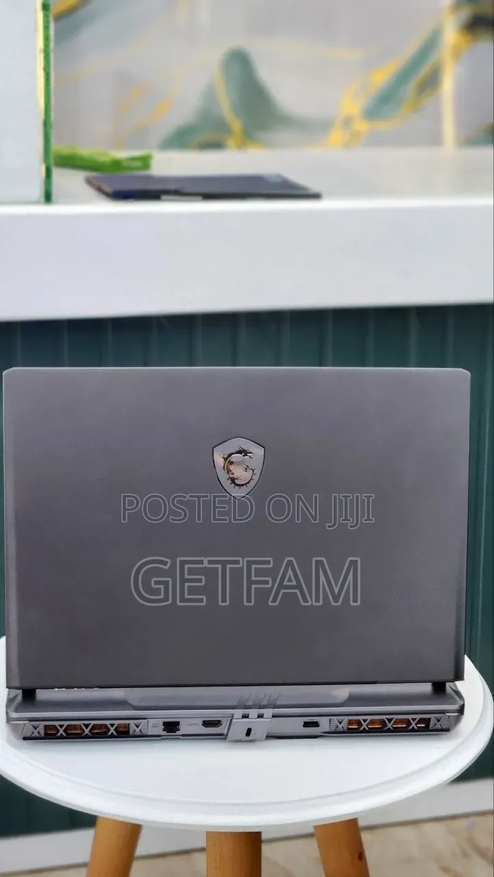 New Laptop MSI Vector 16 HX AI A2XWIG 16GB AMD Ryzen 9 SSD 1T