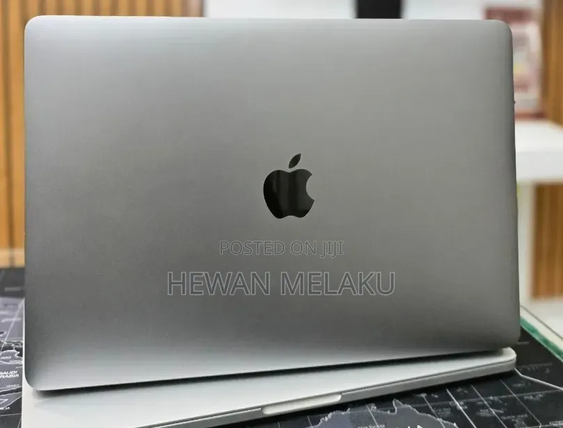 New Laptop Apple MacBook Pro 2017 16GB Intel Core i5 SSD 256GB