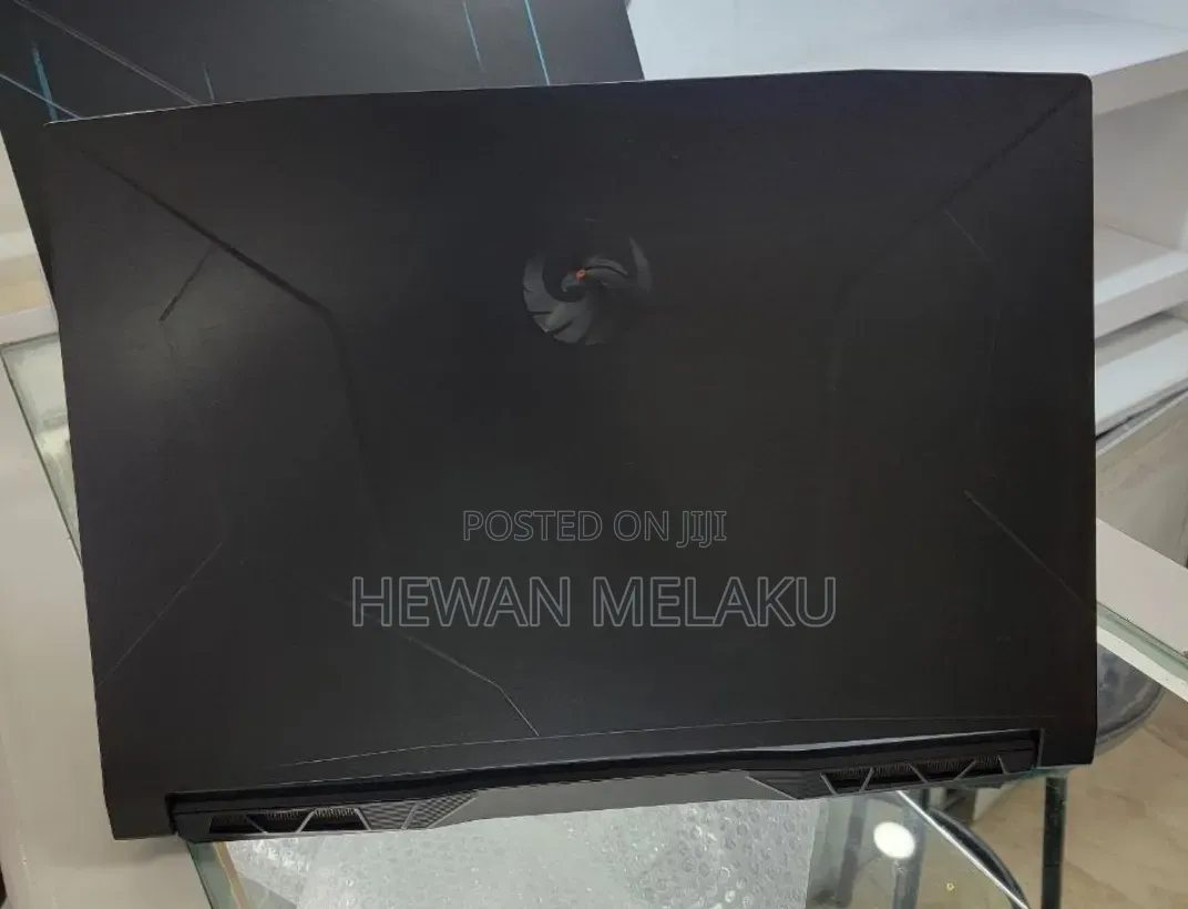 New Laptop MSI 16GB AMD Ryzen 5 SSD 512GB