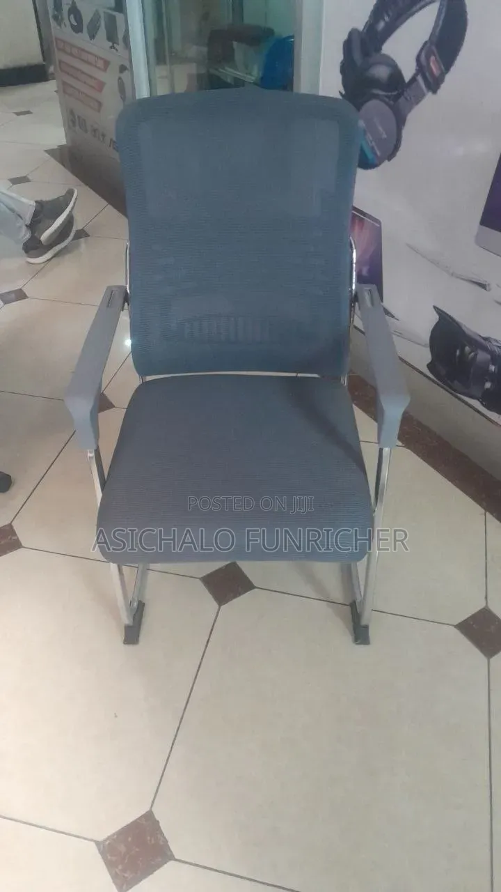 Ipo Chairs