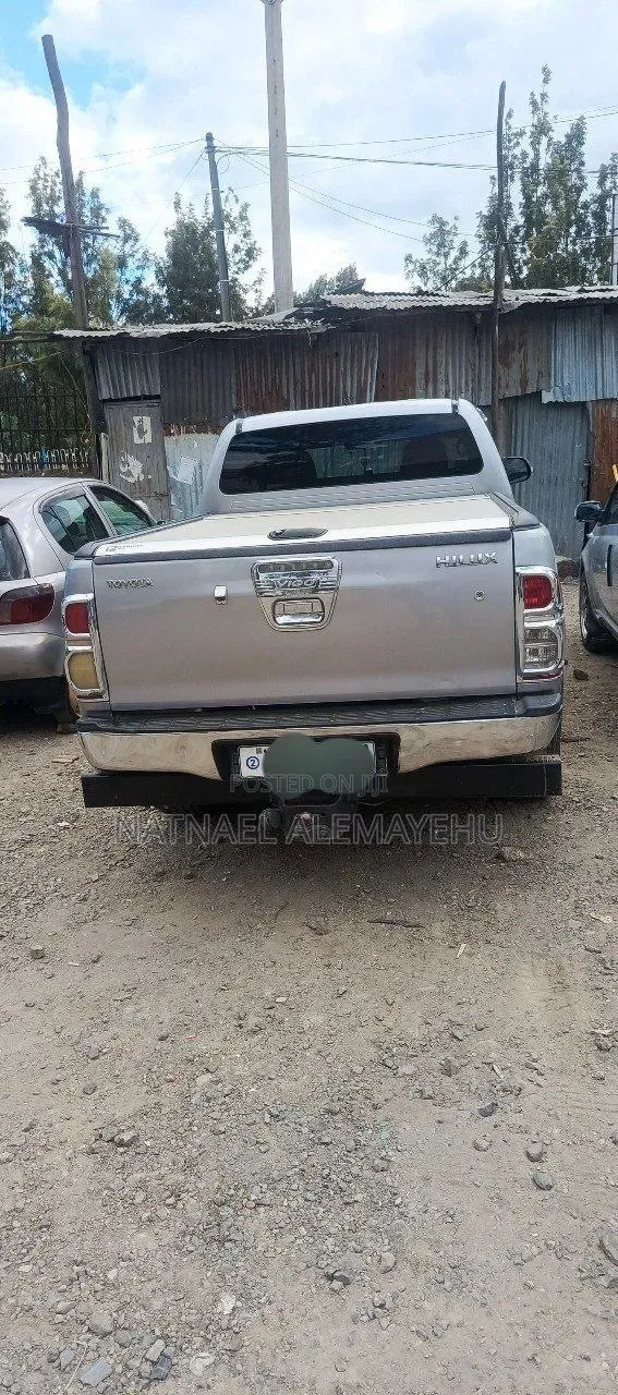 Toyota Hilux 2015 Silver
