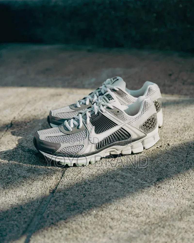 Nike Zoom Vomero 5 Cobblestone "Flat Pewter"Unisex Fashion Sneaker