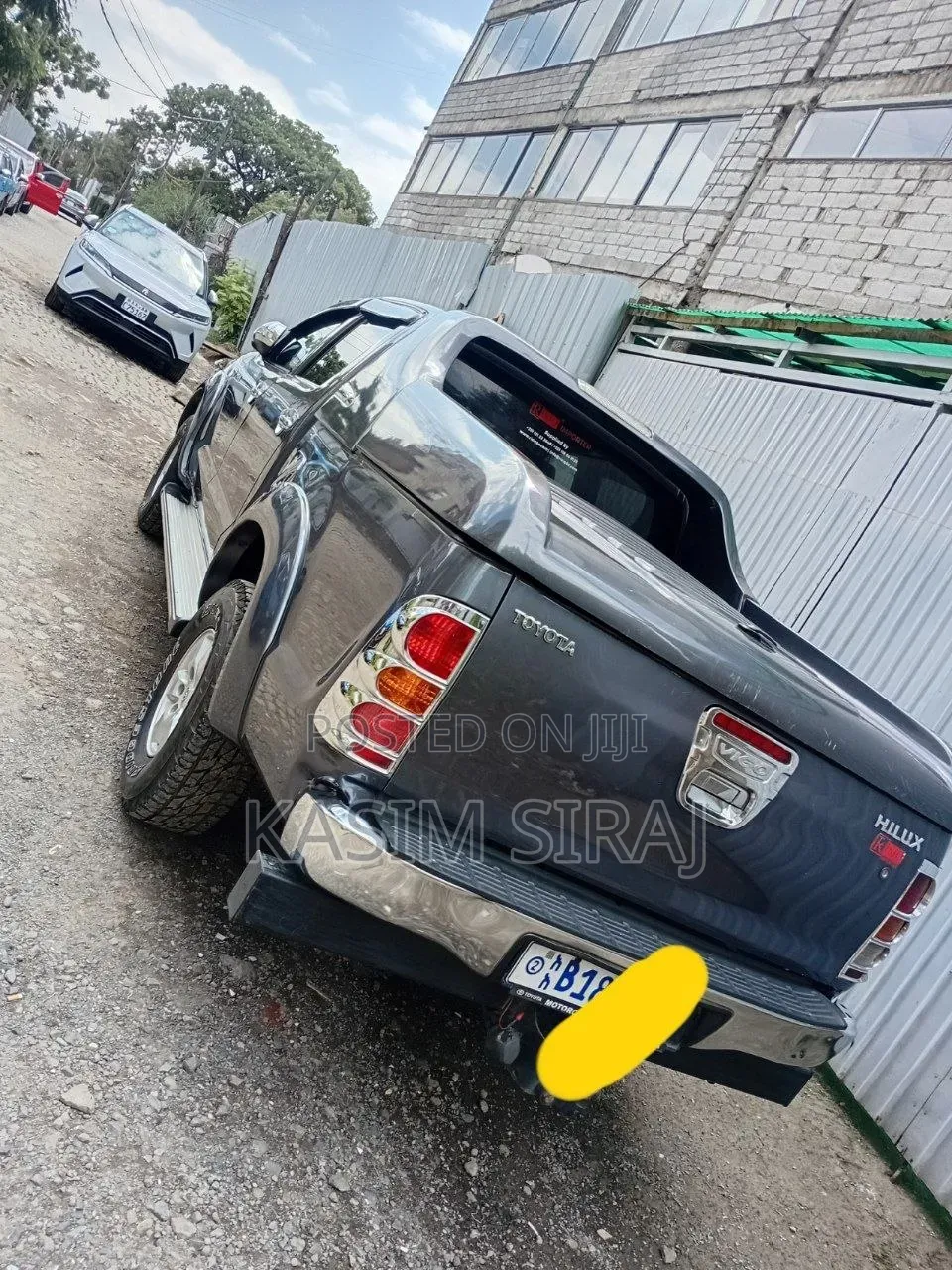 Toyota Hilux 2.5 D-4D 4X4 SRX 2011 Gray
