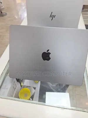New Laptop Apple MacBook Pro 2021 M1 16GB Apple M1 Pro SSD 512GB
