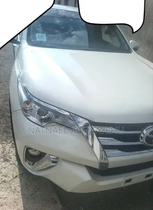 Toyota Fortuner 2022 White