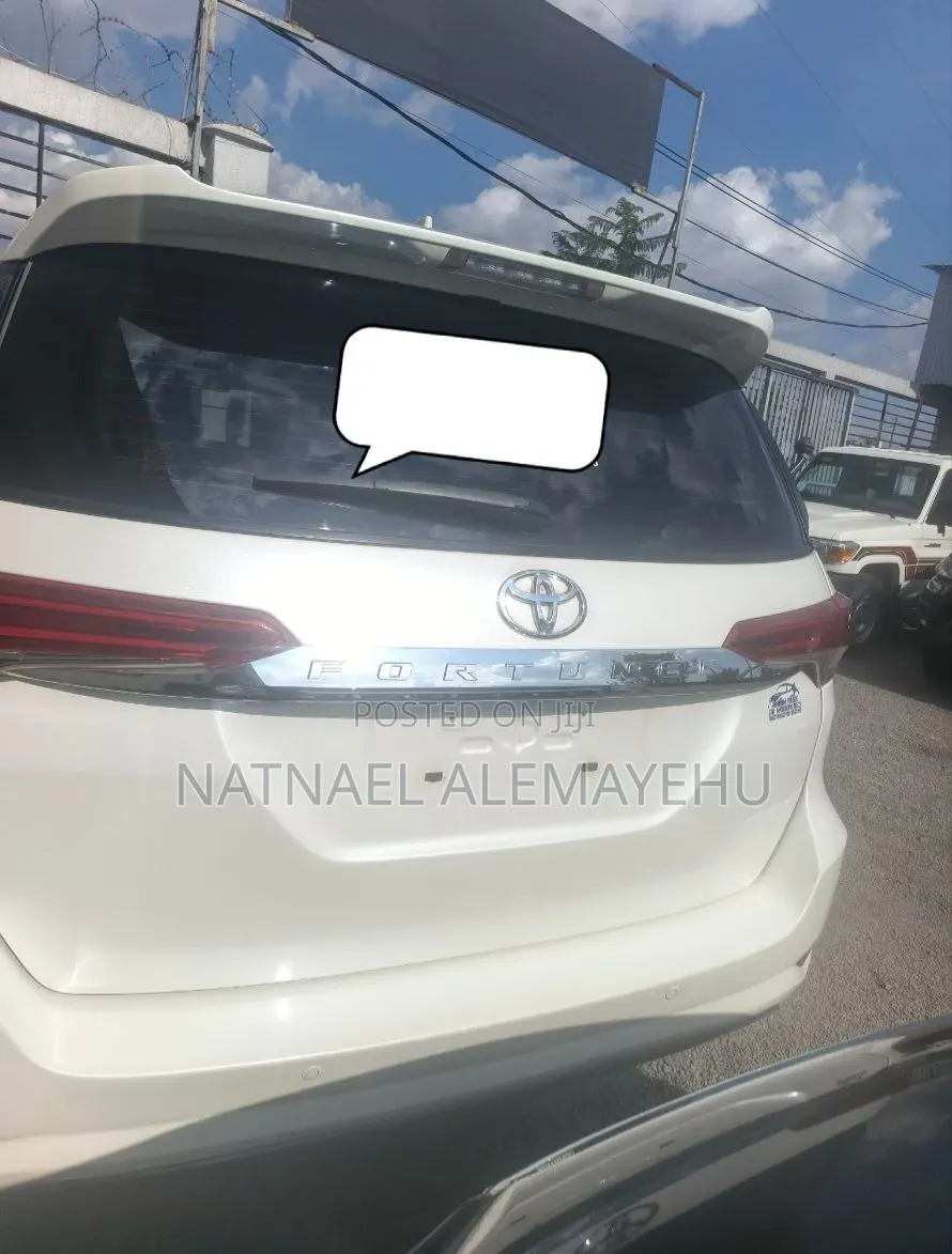 Toyota Fortuner 2022 White