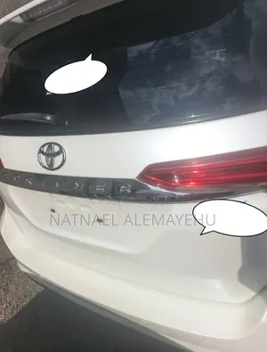 Toyota Fortuner 2022 White