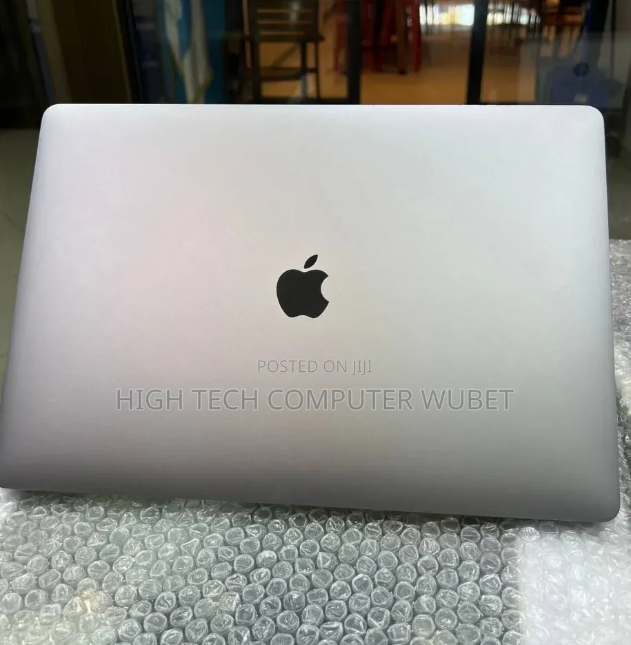 New Laptop Apple MacBook Pro 2017 16GB Intel Core i7 SSD 512GB