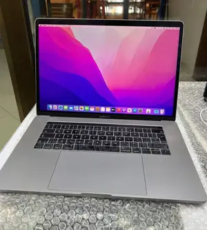 New Laptop Apple MacBook Pro 2017 16GB Intel Core i7 SSD 512GB