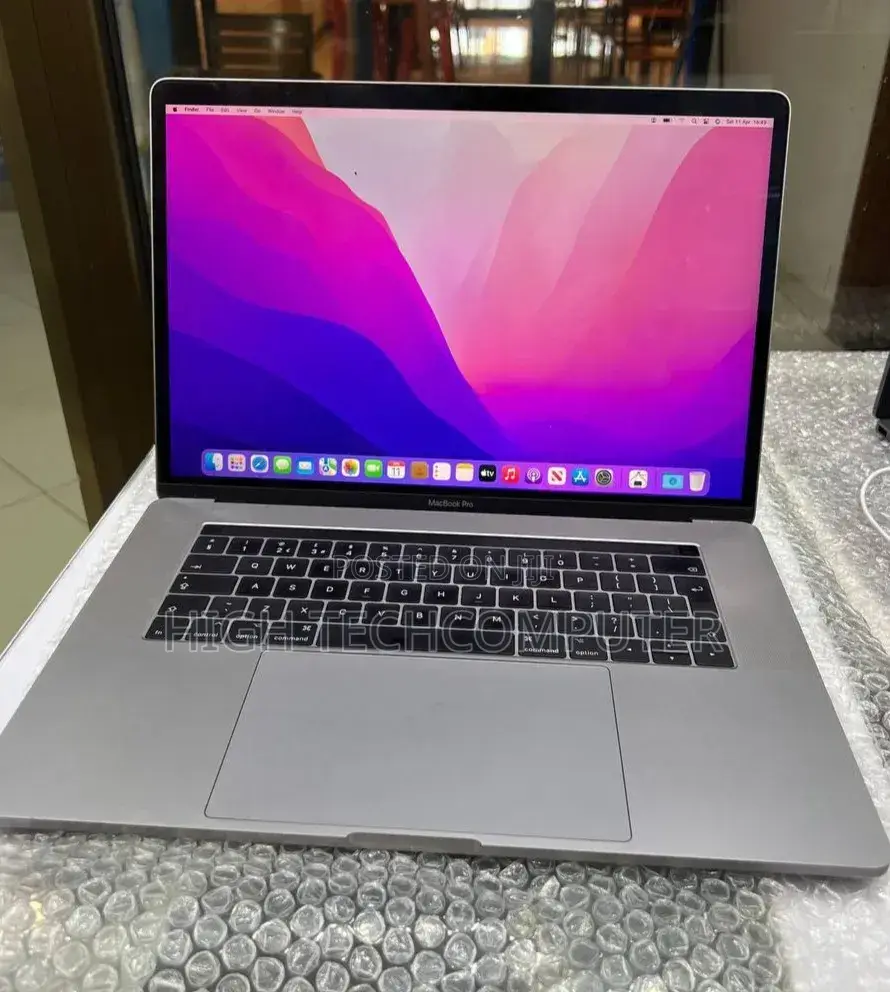 New Laptop Apple MacBook Pro 2017 16GB Intel Core i7 SSD 512GB