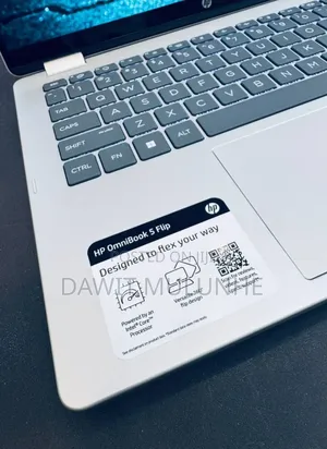 New Laptop HP OmniBook 5 Flip 16GB Intel Core i7 SSD 512GB