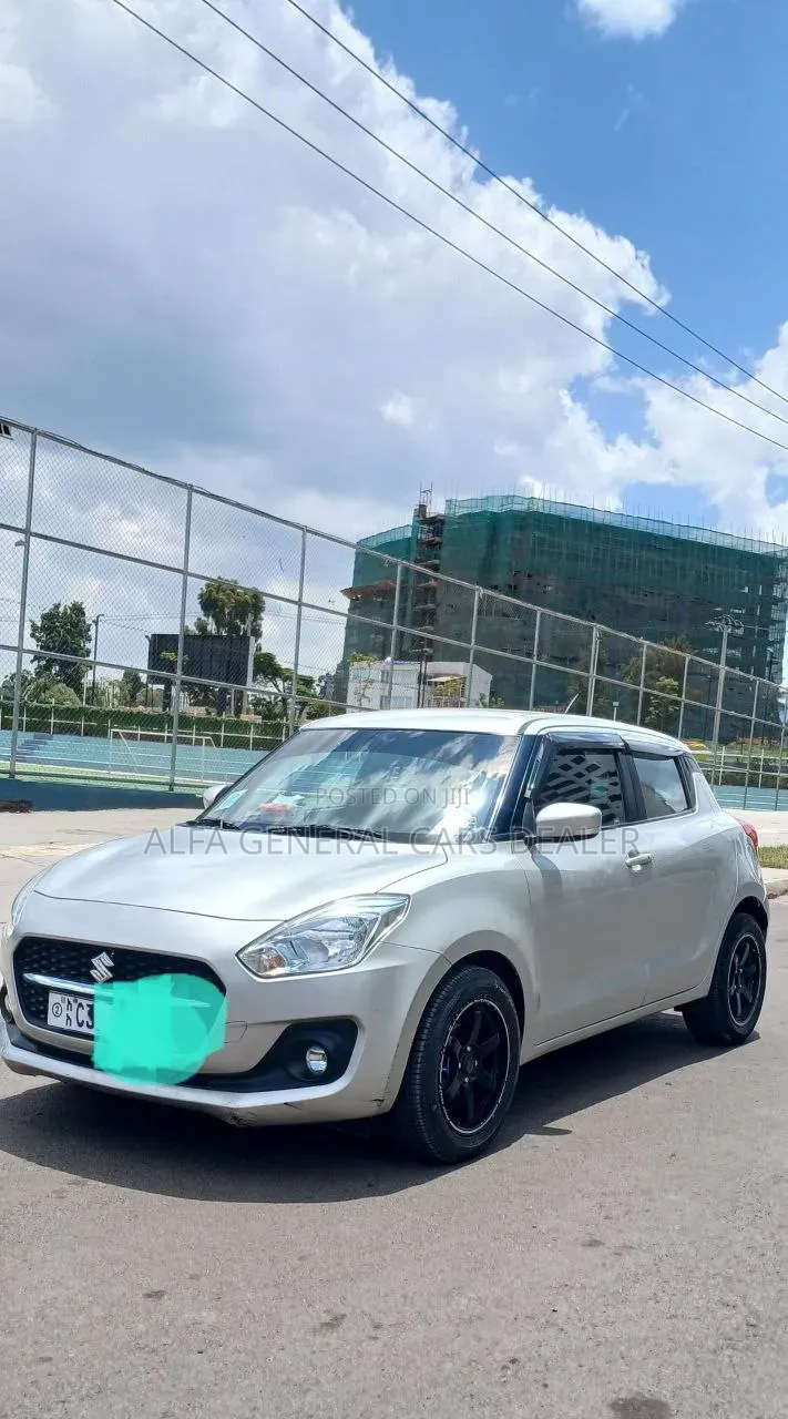 Suzuki Swift 2022 Silver